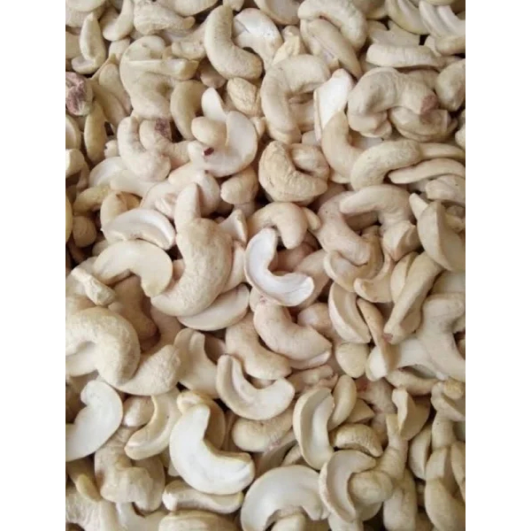 

Halved Cashew Nuts / Kacang Mede Belah Dua 1 Kg