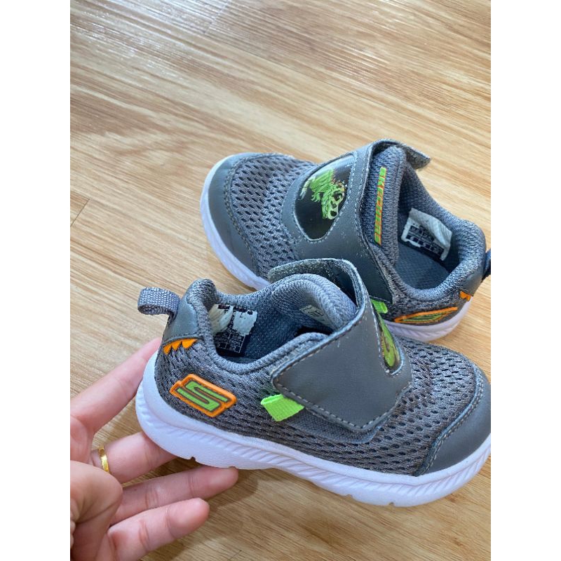 Prelove Skechers sepatu anak