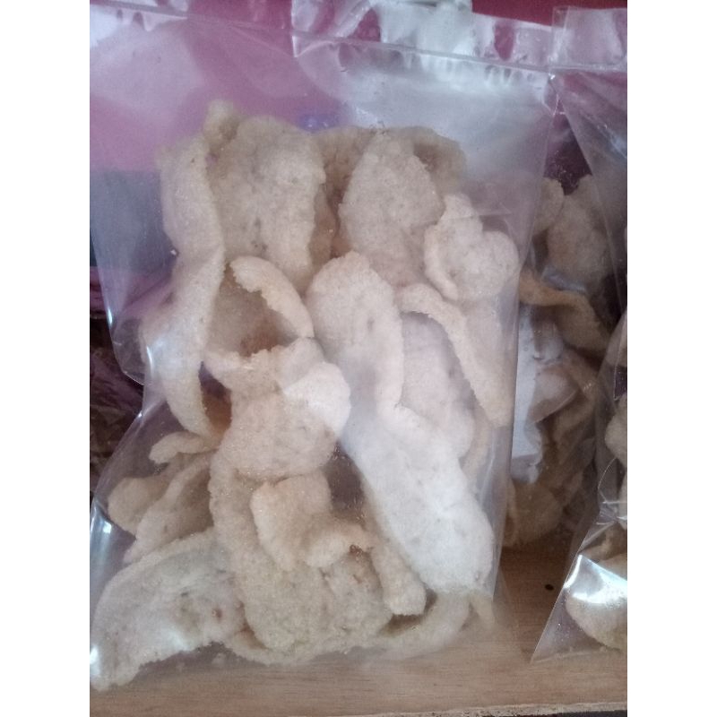 

kerupuk lekor sudah digoreng