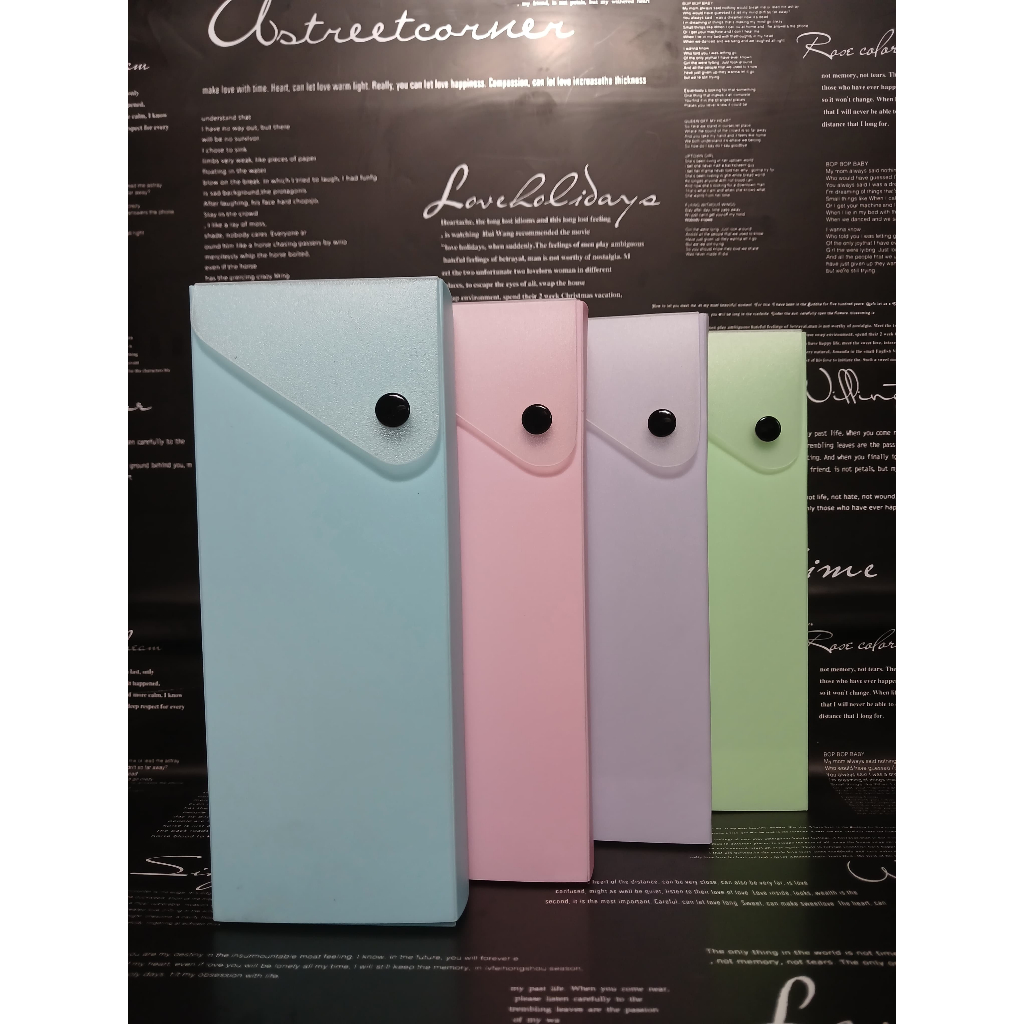 

Tempat Pensil Plastik Warna Soft