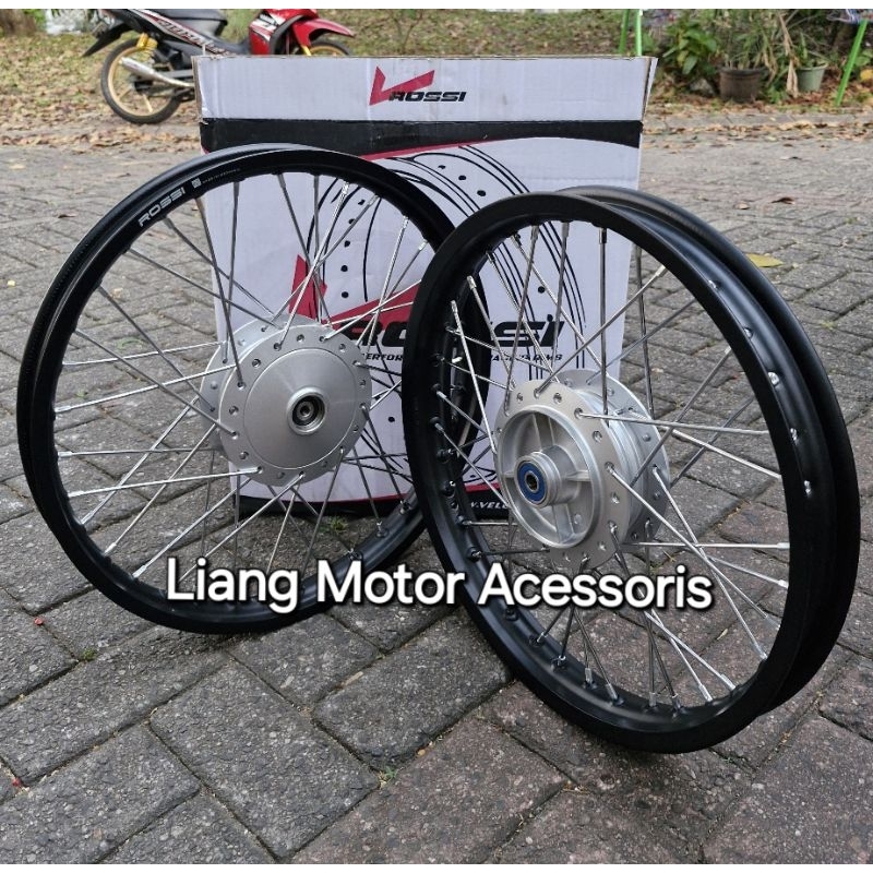 (BONUS LAHER DAN BOSH) Sepaket Velg VRossi Ring 18 (Depan) Dan Ring 17 (Belakang) Tromol Set Jari2 -