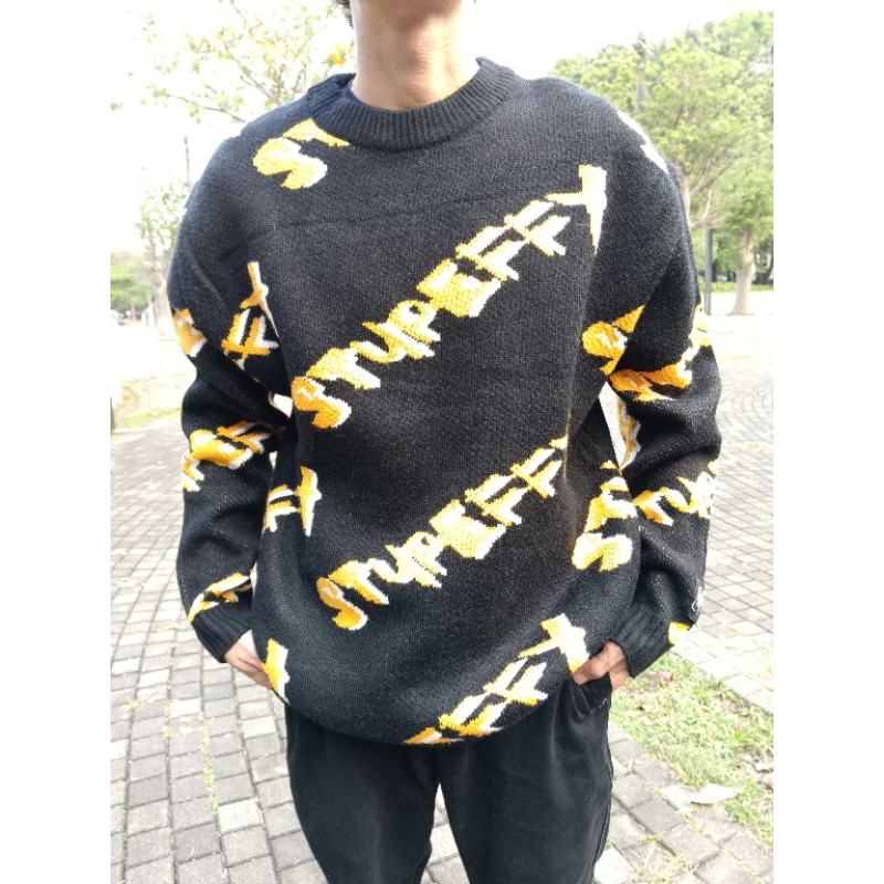 Sweater Rajut SPAO x Harry Potter Full Motif Tulisan Mantra Stupefy / Pattern Knitwear Motif STUEFFY