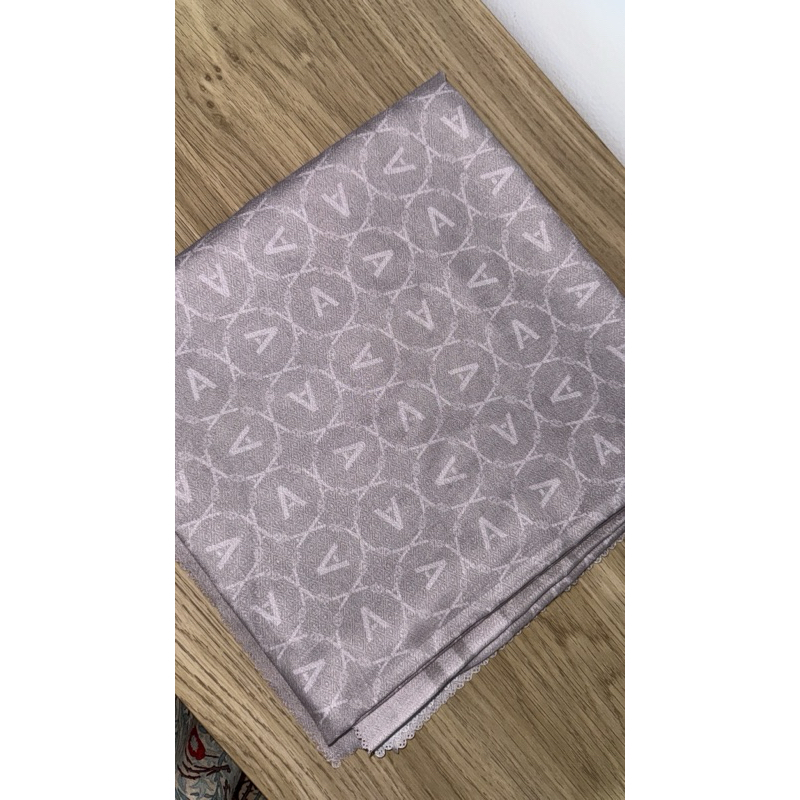 aleza scarf / hijab segi empat aleza monogram