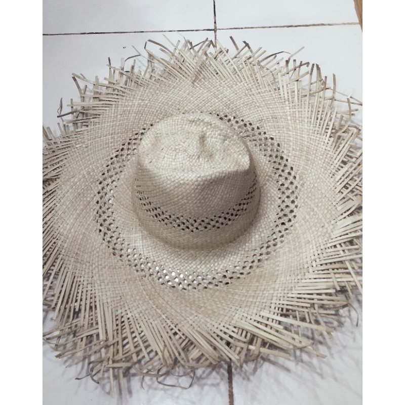 Topi anyam pandan