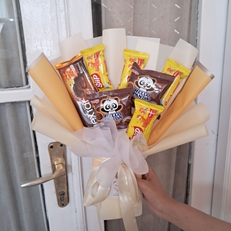 

Buket Snack Murah Gift Idea Wisuda, Anniversary, Ulang Tahun, Sidang, Kelulusan, dll. Bouquet Snacks Idea