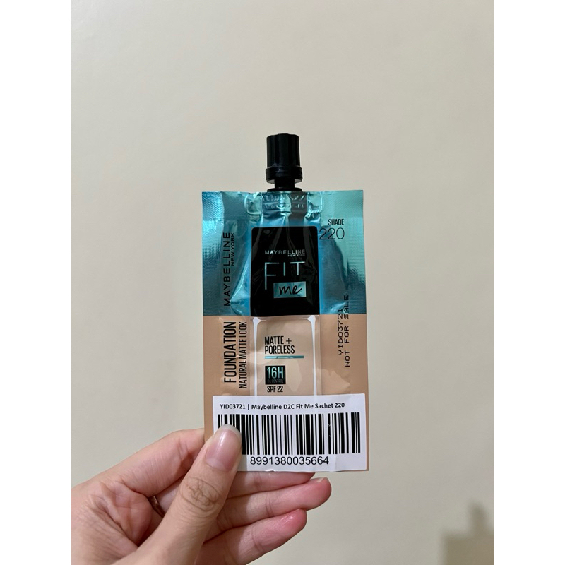 MAYBELLINE FIT ME MATTE + PORELESS LIQUID FOUNDATION SACHET SHADE 220 NATURAL BEIGE