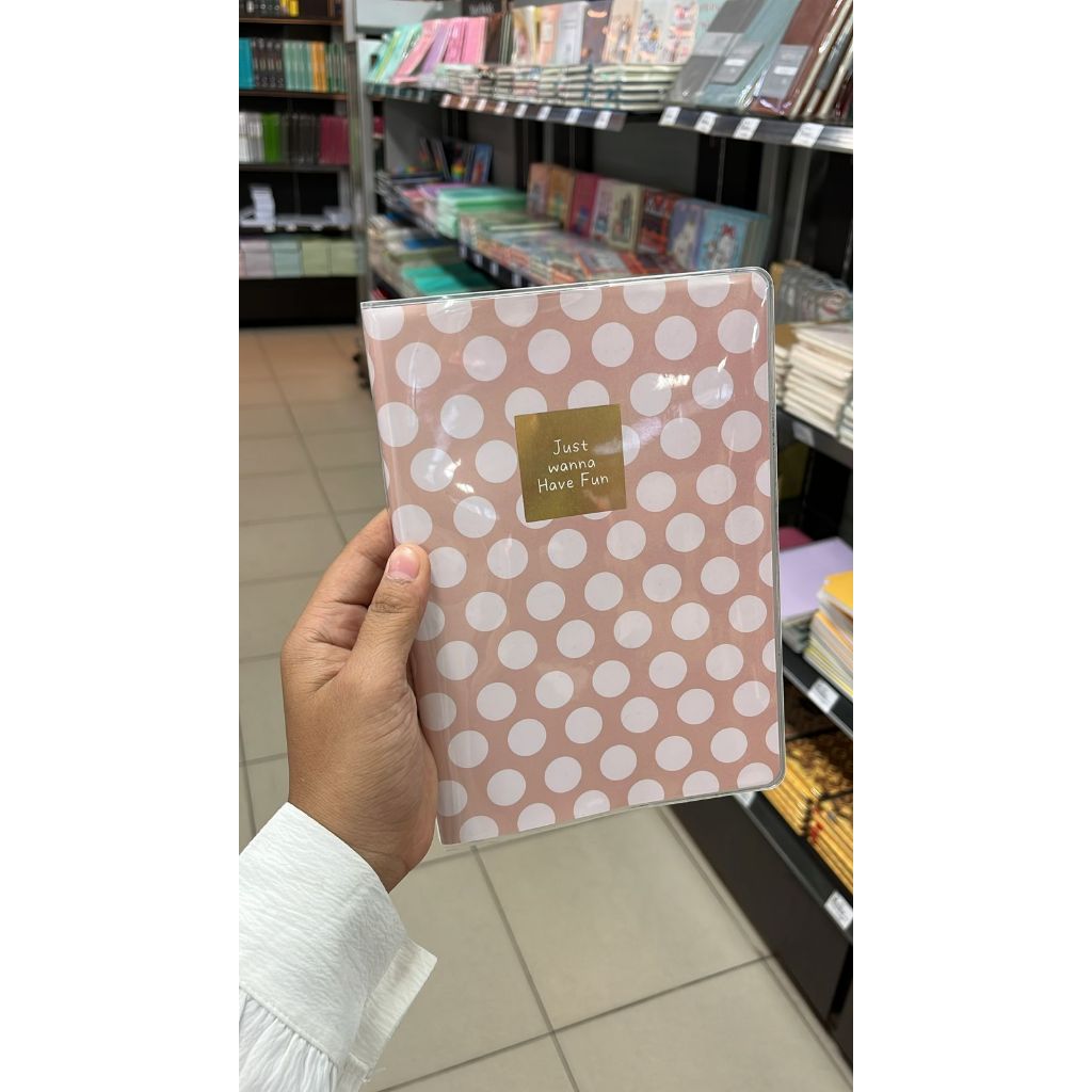 

Gramedia - KAKO NB SC A5 BLUE PINK STRIPE DOT KKSC A5-5591