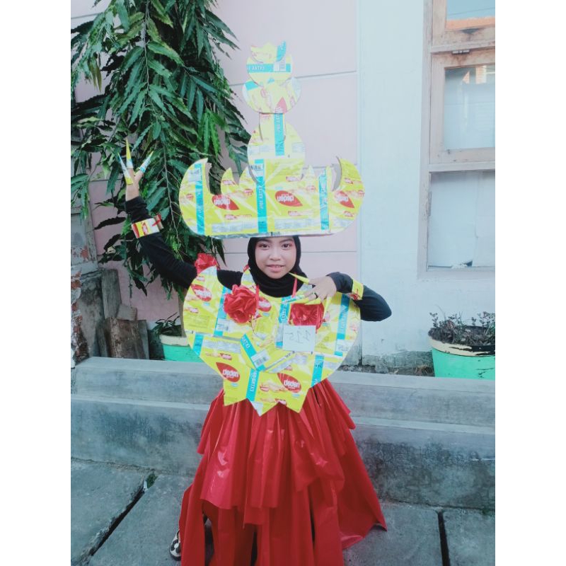 Kostum Daur Ulang untuk Karnaval dan Fashion Show