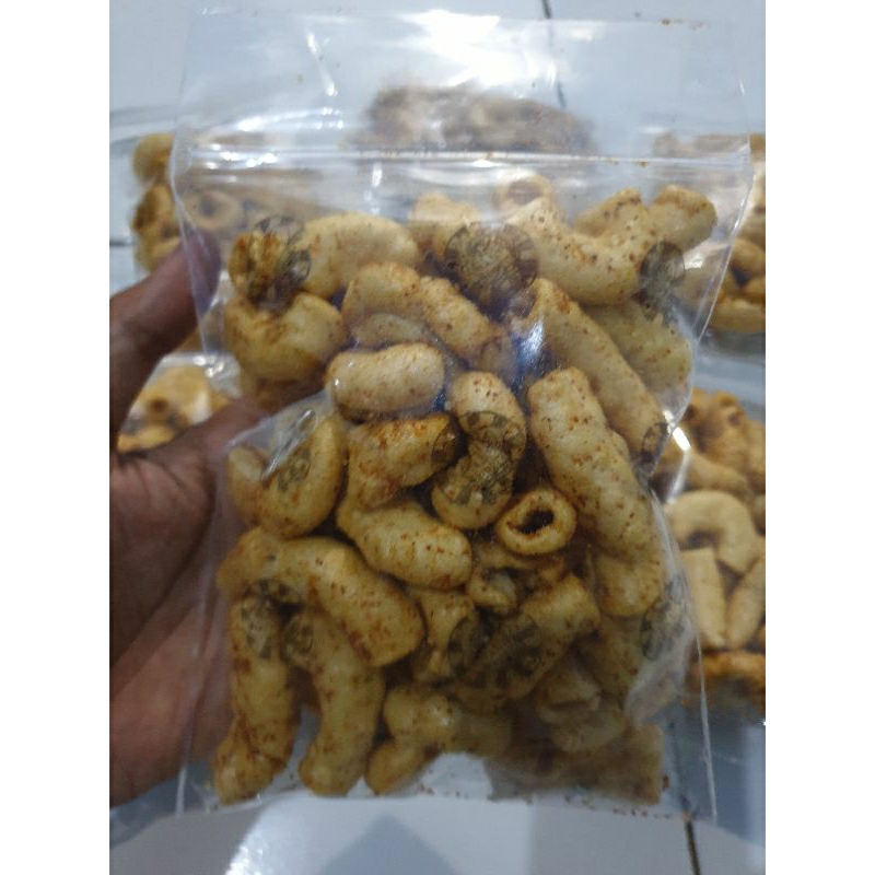 

Harga Grosir Makaroni Gurih Pedas Packing Besar termurah