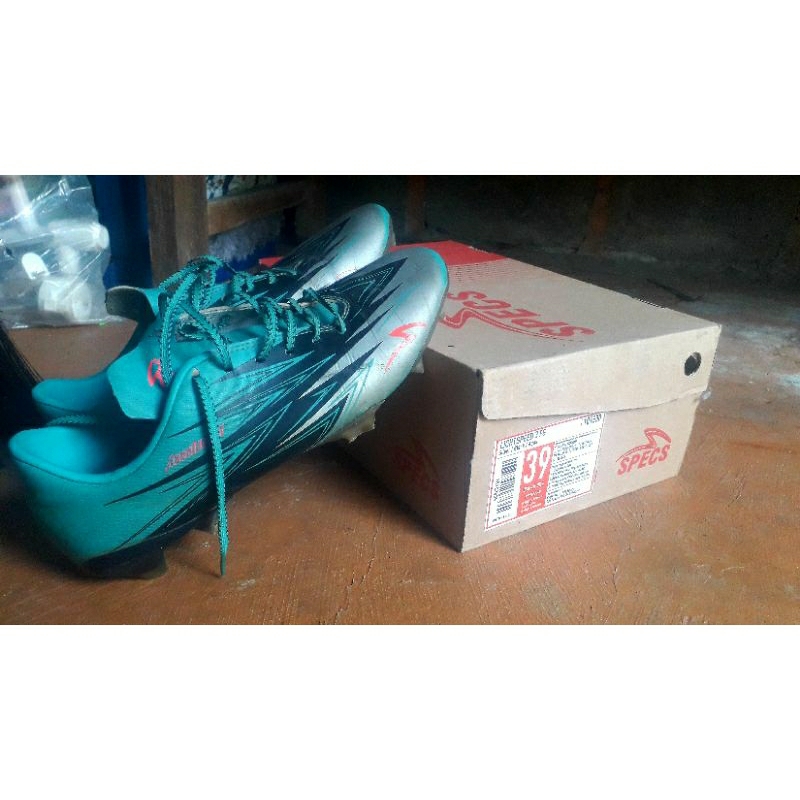 Sepatu bola specs original PL