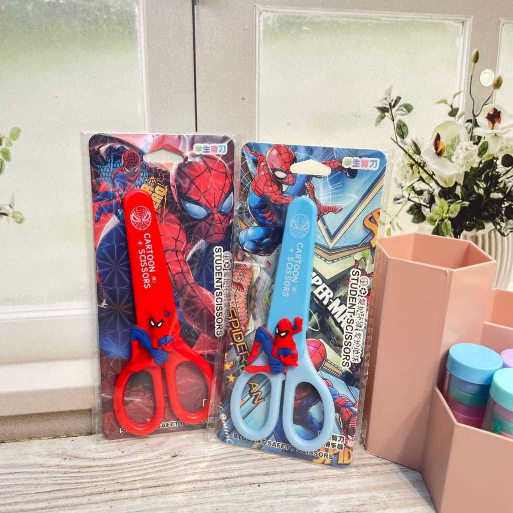 

Gunting Mini Spiderman MN 1423 Plus Pelindung - Lucu Imut Kado Souvenir Alat Tulis Kantor Karakter Super Hero Marvel Pemotong Kertas Kecil BISA COD Penutup Unik dan Praktis