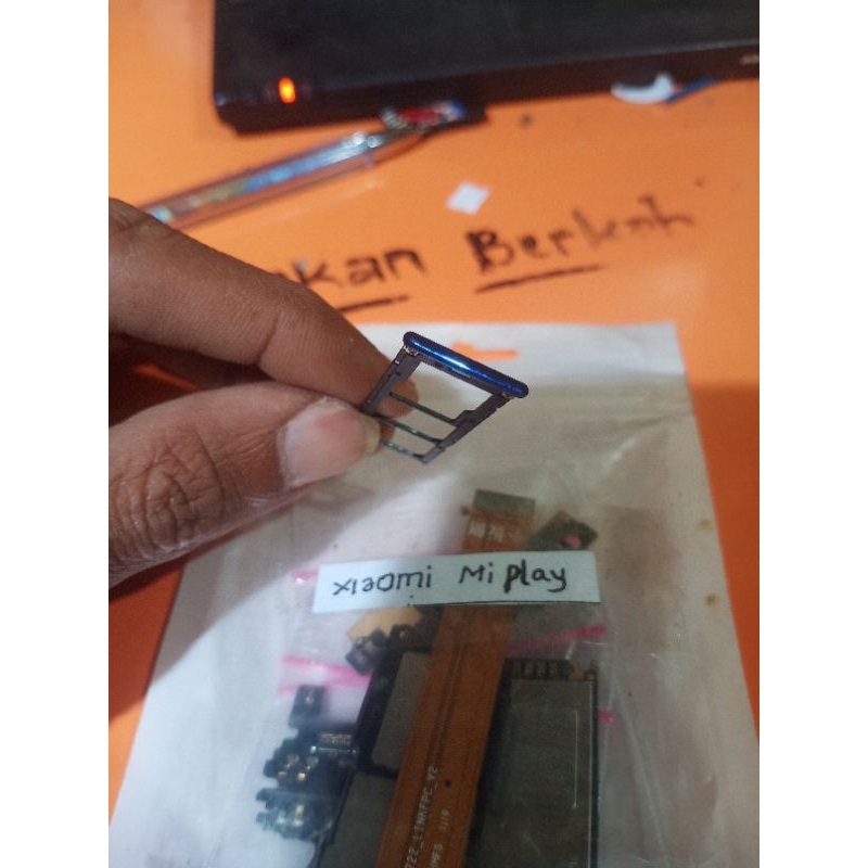 simtray xiaomi mi play bekas original masih bagus