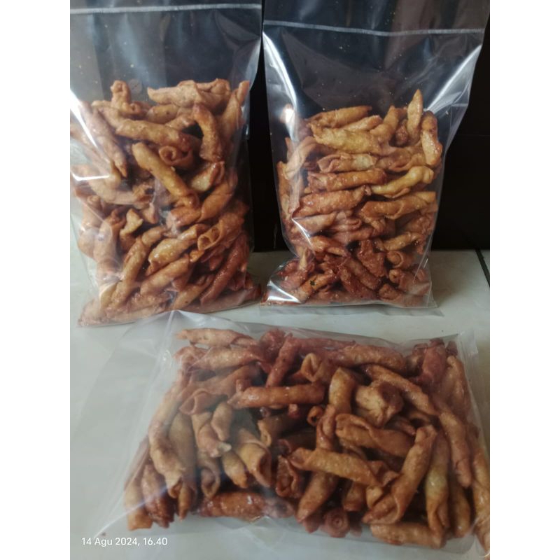 

Snack Kiloan Kacang sembunyi