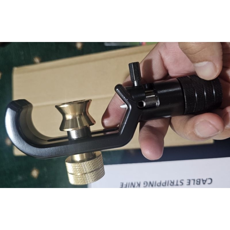 alat kupas kabel optik transversal