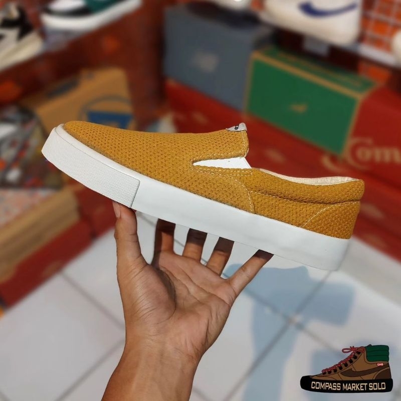 Rafheoo HSTA Slip On Mustard Sashiko