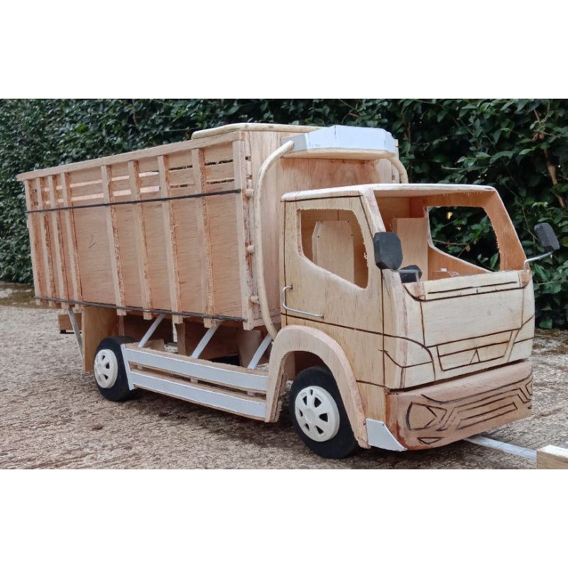 MINIATUR TRUK OLENG CANTER MODEL HEREK  MENTAHAN SKALA 1:14