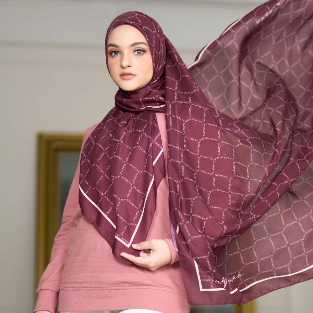 MANDJHA Monogram Crown Maroon Scarf By IVAN GUNAWAN - Jilbab Hijab Segi Empat ORIGINAL MANDJHA SCARF