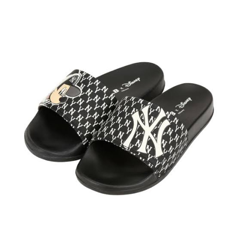 MLB SLIDE X DISNEY YANKEES BLACK SANDAL