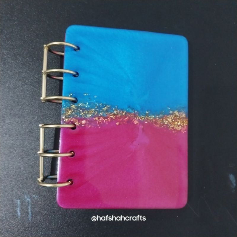 

[HAFSHAHCRAFTS] Binder A7 terbuat dari resin dan bisa custom
