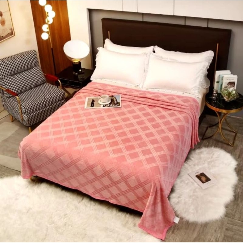 Selimut polos 3Dimensi SRH ukuran 180*200