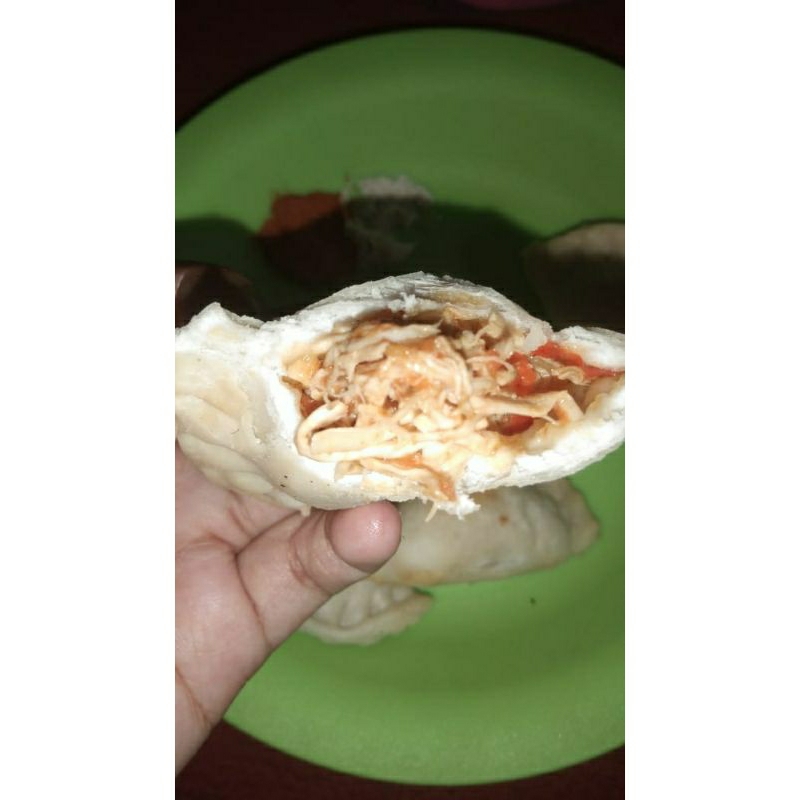 

Cireng isi ayam suwir pedas