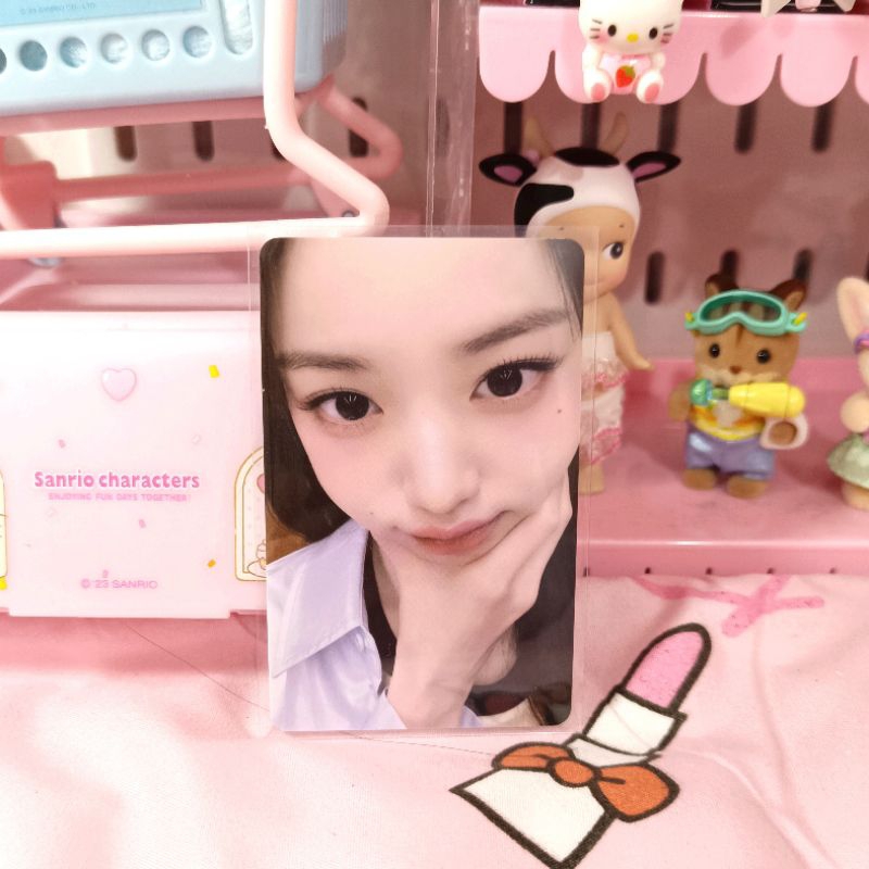 Photocard Official Wonyoung Zoom (Baca Desk)