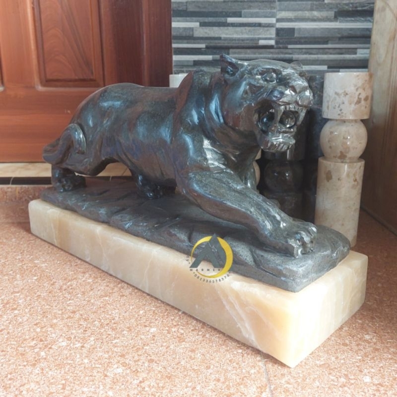 Patung ukir pahat singa batu andesit hitam tatakan batu onix