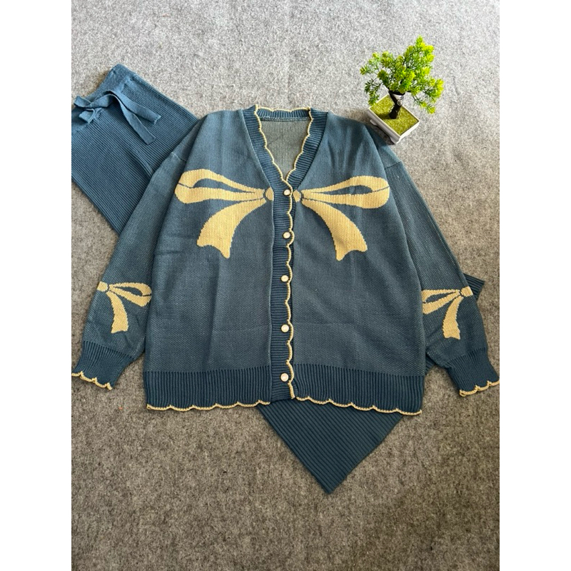 Oneset Settelan Rajut Yolanda Cardigan