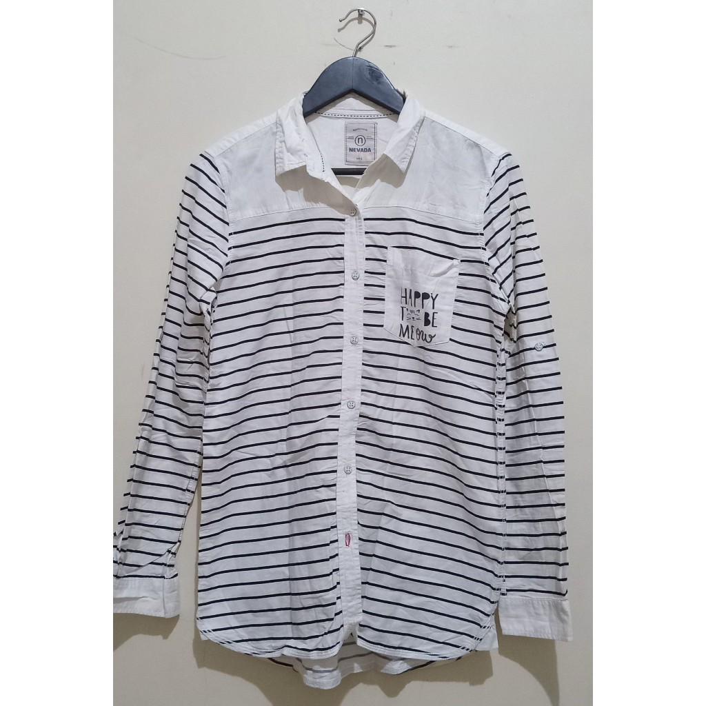 Preloved Kemeja Putih Garis Nevada