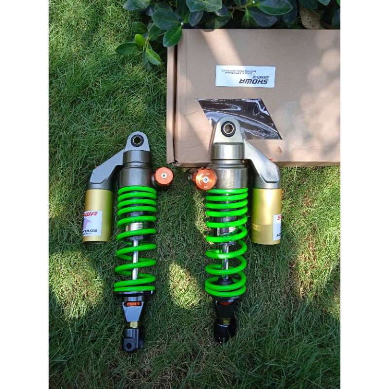 shock belakang showa advantage size 33,5mm For matic PCX / NMAX