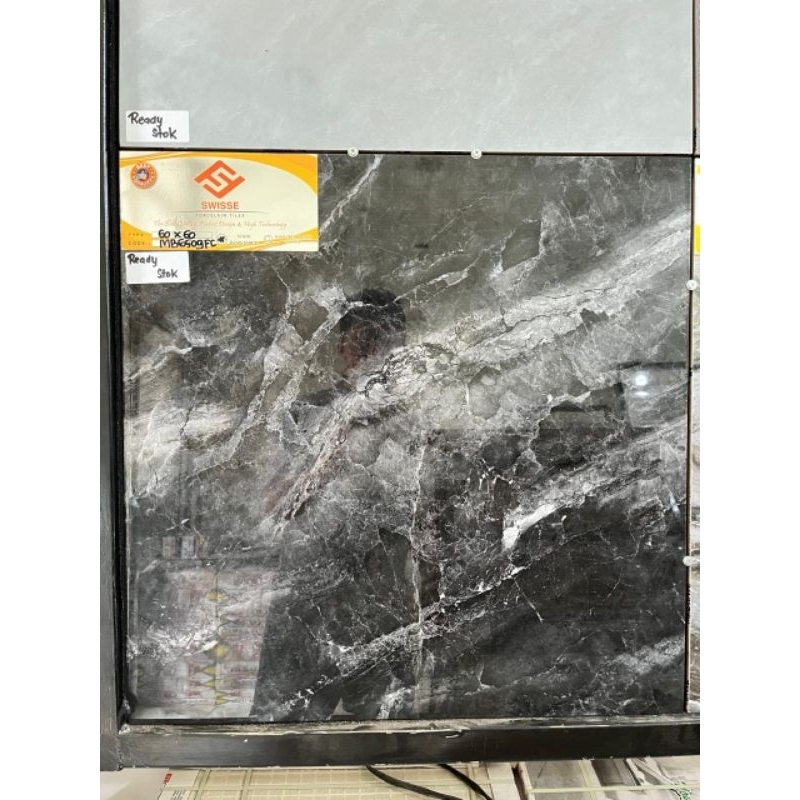 Granit Swisse 60x60 MB6509FC Hitam Corak