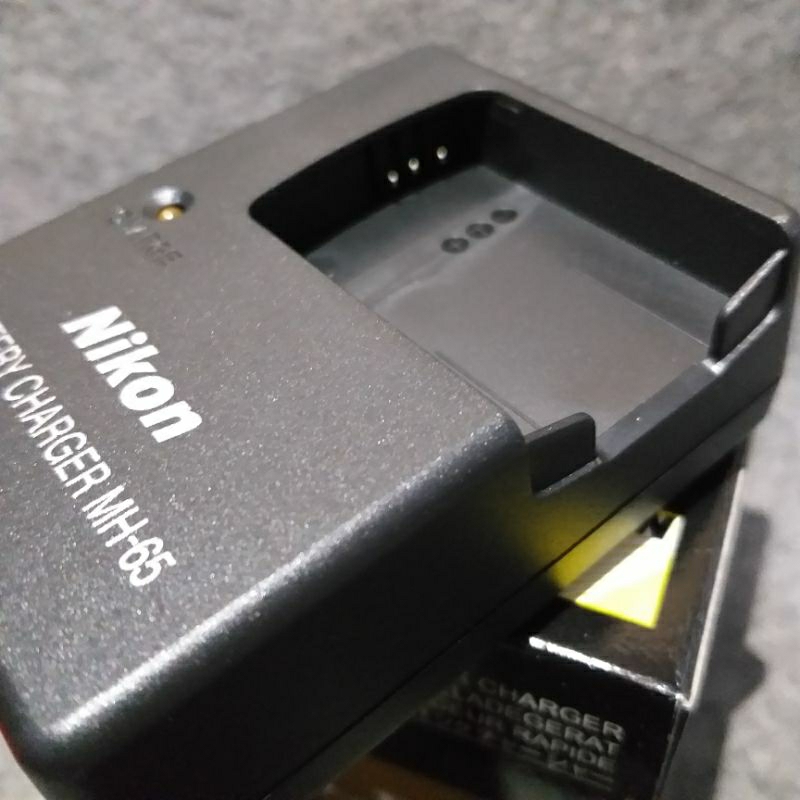 Charger Nikon MH65 Coolpix S9500, S9600, S9700, S9900