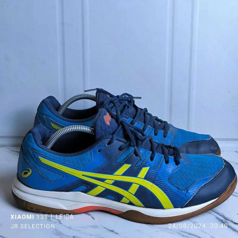 sepatu badminton asics gel rocket size 44