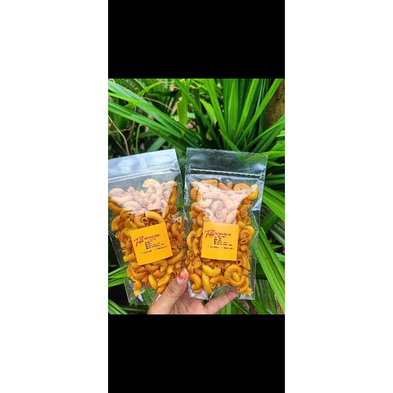 

Makaroni Bantet original,balado, pedas daun jeruk,dan ekstra pedas daun jeruk