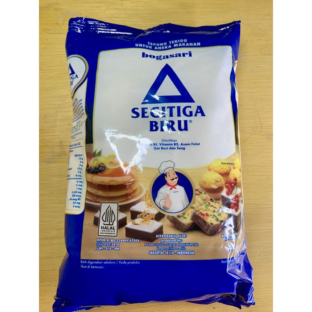 

Tepung Terigu Segitiga Premium 1kg
