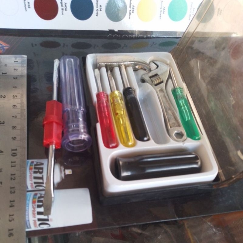 obeng + - palu,kunci inggris,ring pas 8 sampai 24 mm,kunci T/Y 8/10/12/14,17,19 tekiro BINTANG t40 c