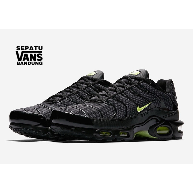 Nike Air Max Plus TN Black Volt Gs