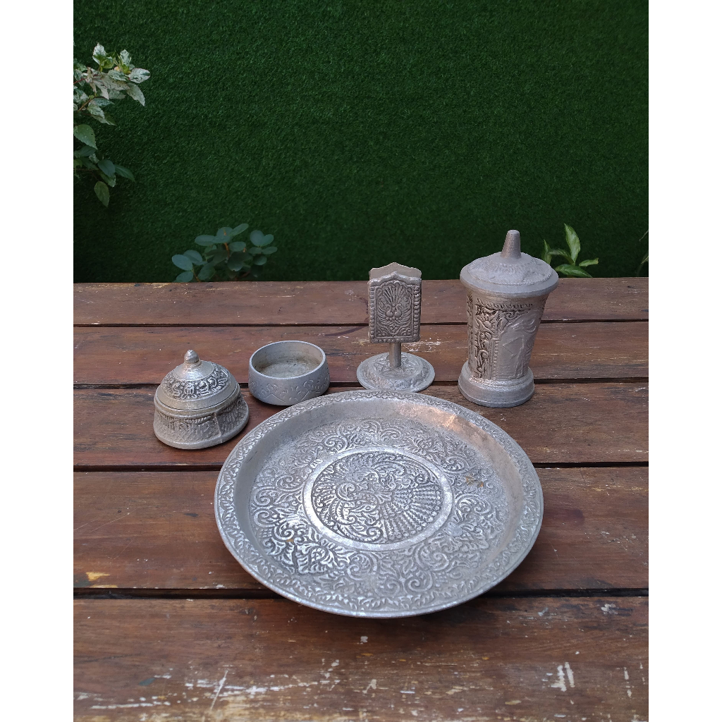 Set Peralatan Tempat Rokok Lawas/Koleksi Pajangan Aluminium Ukir Lawas