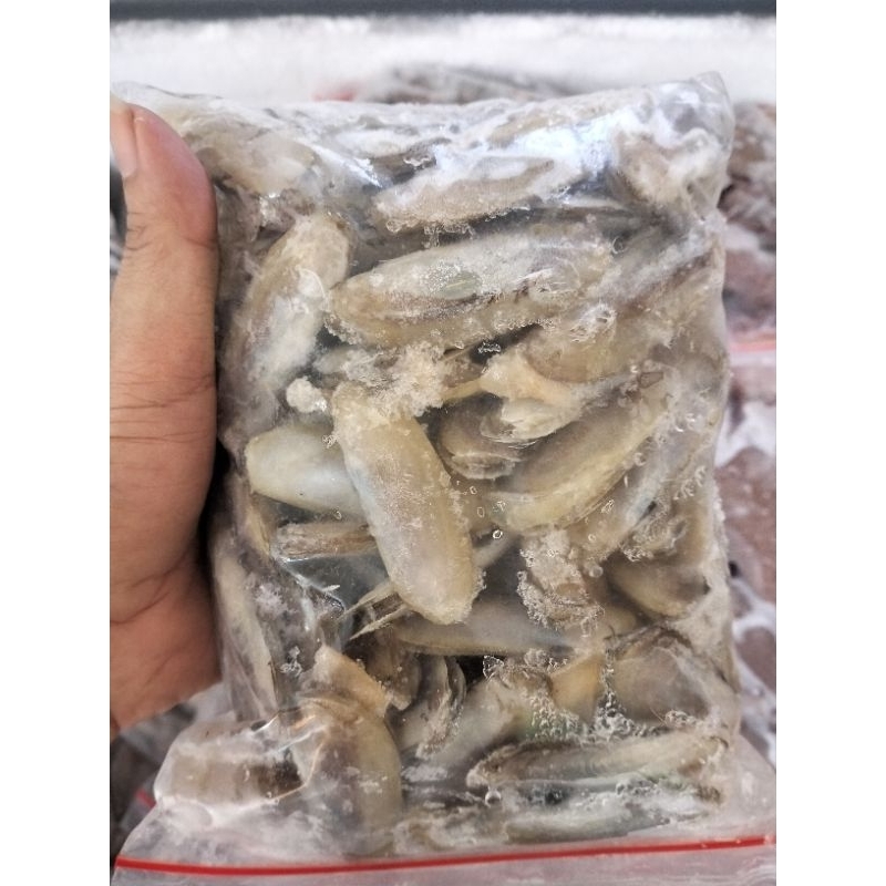 

kerang piso lipat 1bungkus isi 1kg, fresh dan manis, sudah dibersihkan tinggal masak sesuai keinginan ya beb,, asli dr panipahan/ desa terapung