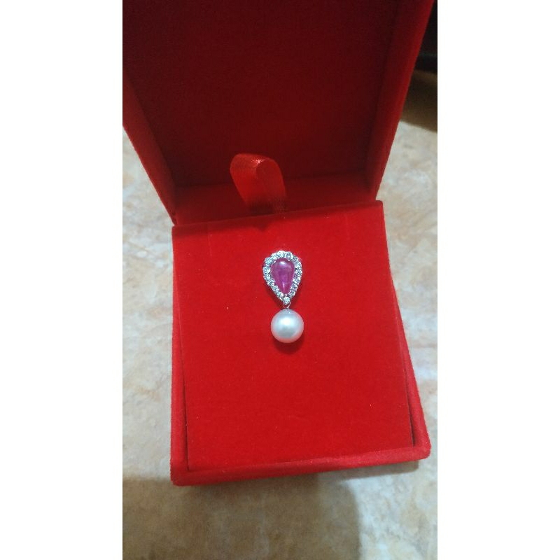 liontin emas putih permata dengan mutiara air laut