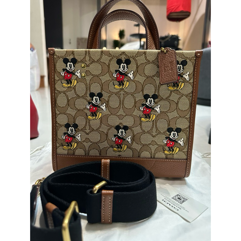 Butik Item Coach Signature Disney Dempsey Preloved Like New