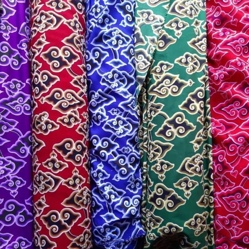 Batik Mega Mendung / Seragam Mega Mendung / Kain Batik Mega Mendung