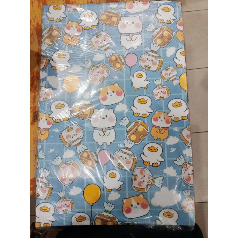 

Kertas Kado Kiky Motif Isi 50 Lembar