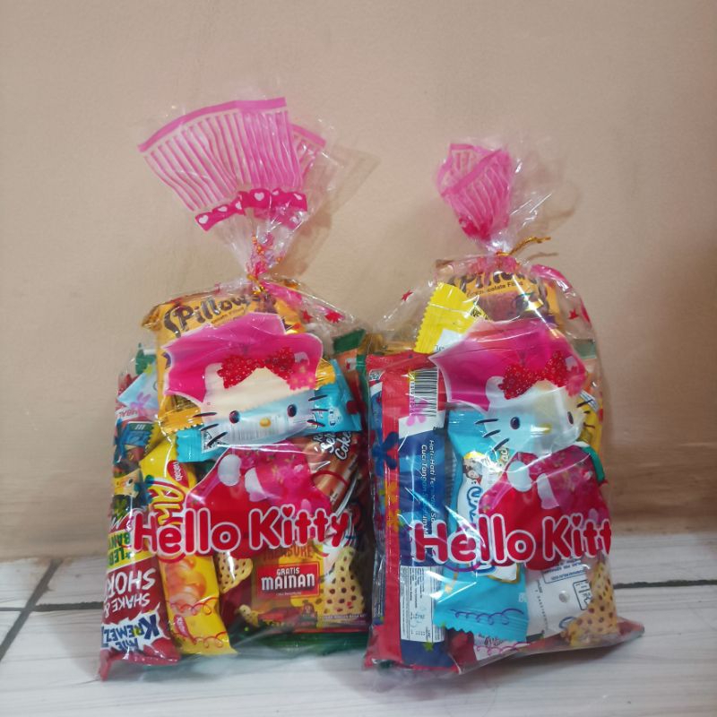 

Paket Snack Ulangtahun Praktis Enak Hemat isi 8 item / Snack Anak Sultan