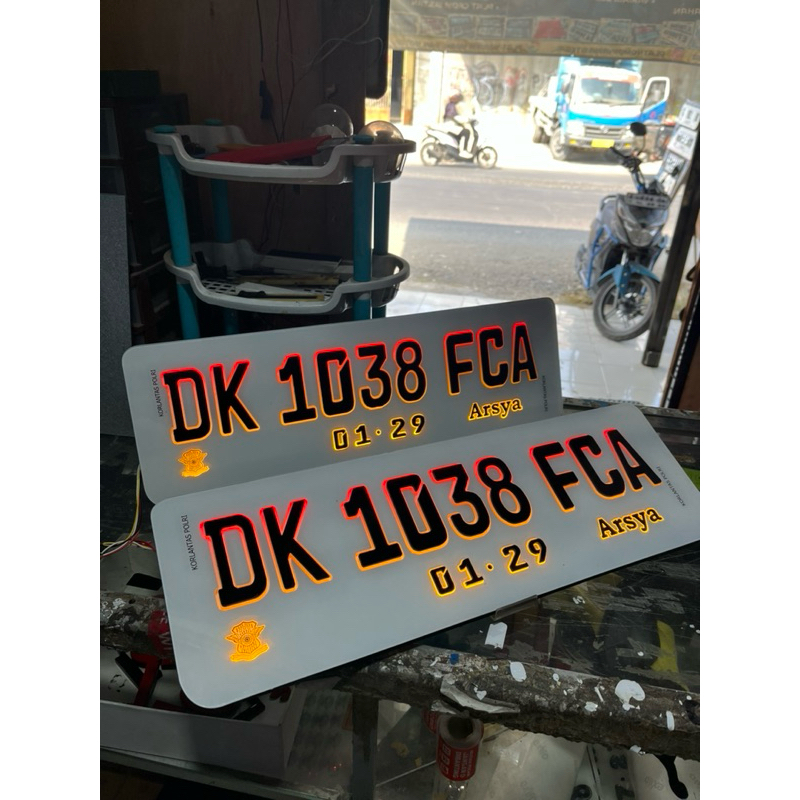 Plat Nomo Mobil Nyala, Angka Timbul Datar Keren