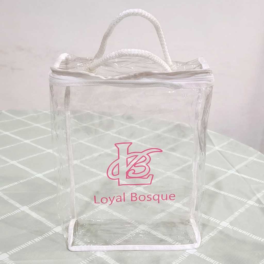 

Tas Souvenir Bahan Mika Transparan Untuk Handuk/Tas Souvenir Bahan Mika Transparan Untuk Tas / Tas
