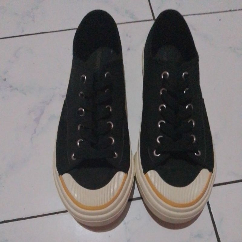 North Star Sepatu Sneakers Pria Torris Hitam - 8206053 - Hitam, 42
￼

Ada diskon 

