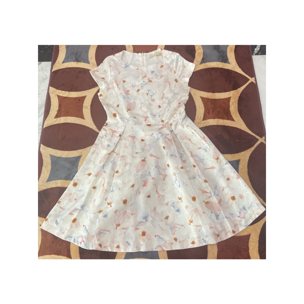 Preloved Dress Krem - Original Minimal