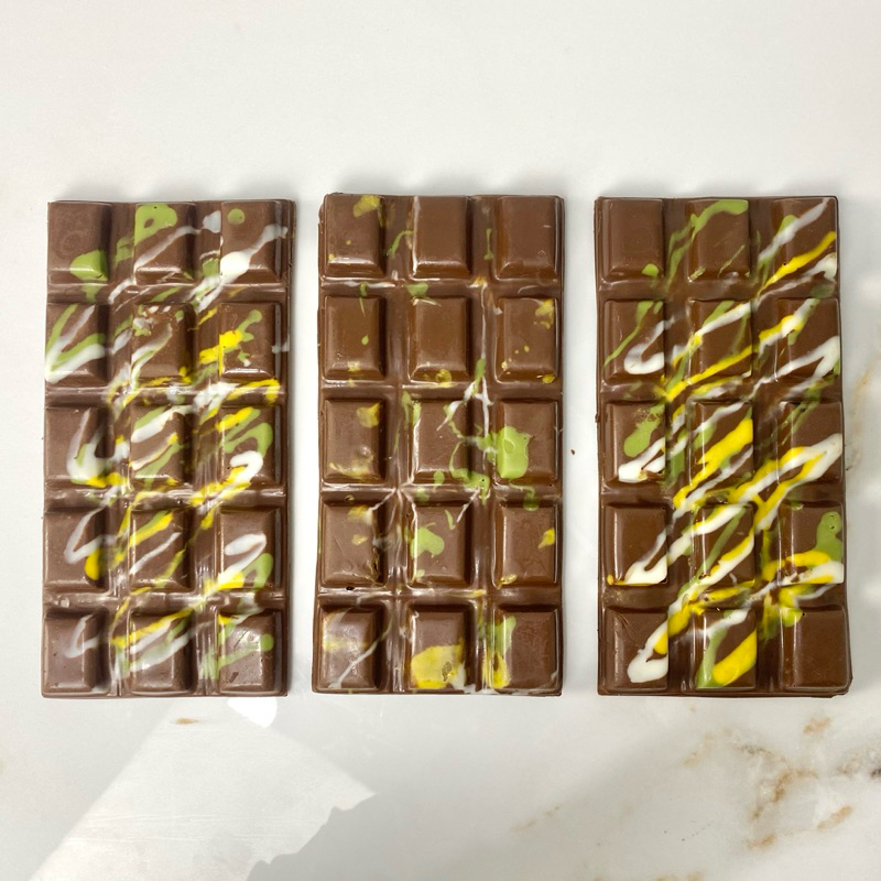 

RiDn CHO-CWEEET CHOCOLATE BAR CRISPY PISTACHIO KUNAFE COKLAT VIRAL DUBAI