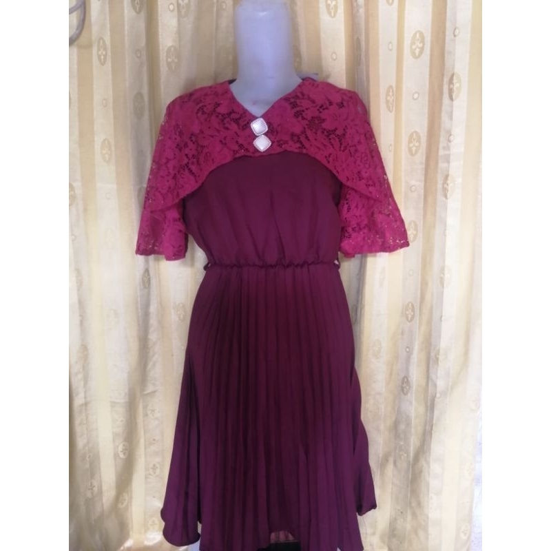 dress brokat plisket